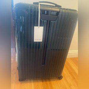 Brand New Never Used Rimowa Large Lite Essential Checkin Luggage - Green